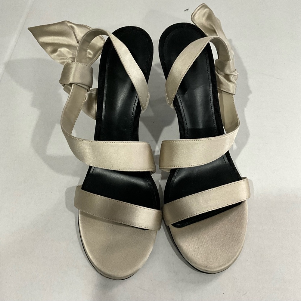 CO Satin bow heels - Picture 2 of 5